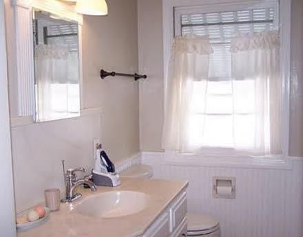 4th image of 742 S Lombardy Dr