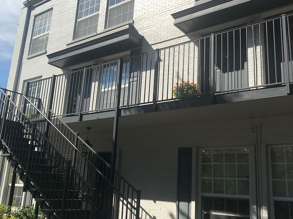 1st image of 7715 Royal Ln
