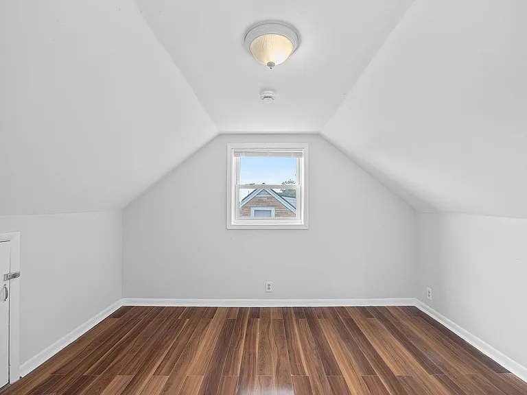 5638 Childs Ave — Photo 9