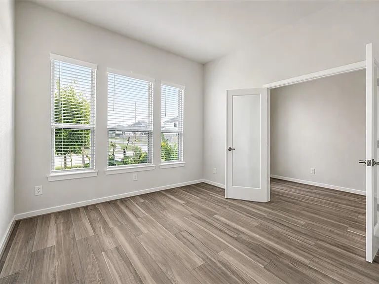 9219 Edgeberry Dr — Photo 6