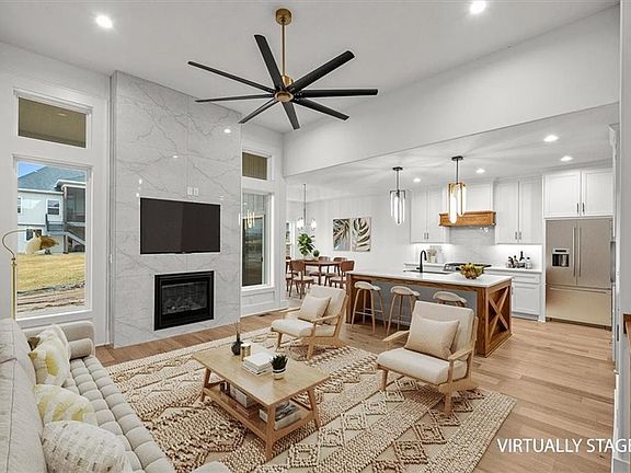 5th image of 718 NE Lone Hill Dr #A