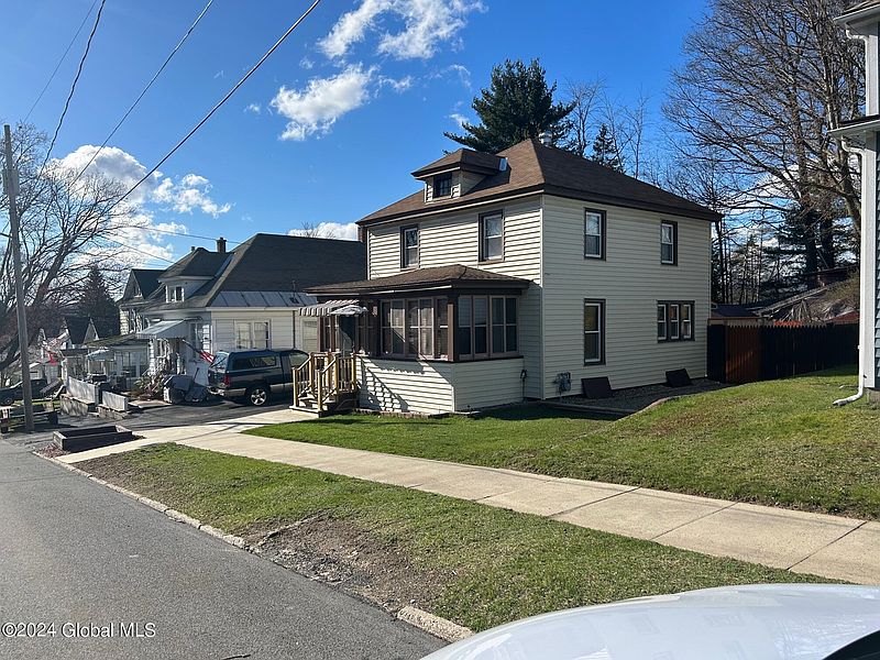 2nd image of 13 Hawk Street