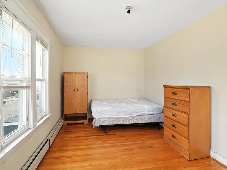 209 Main St #4 — Photo 10