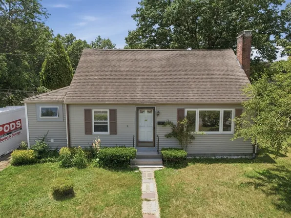 6 Meadowbrook Rd, Hudson, MA 01749