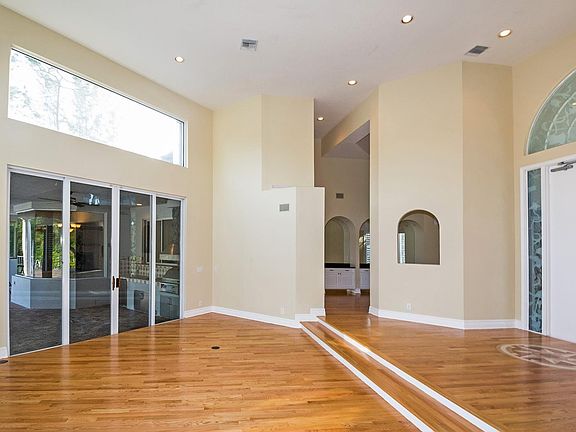 4th image of 7525 NW 50th Ct