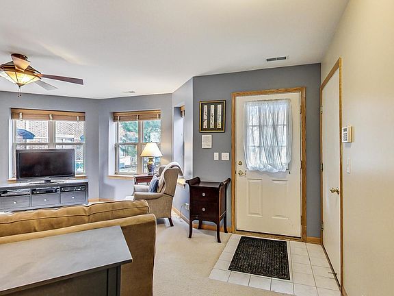 4th image of 3251 N Bay Ct