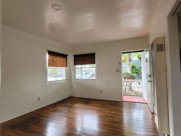 2nd image of 3720 Ingraham St #3720