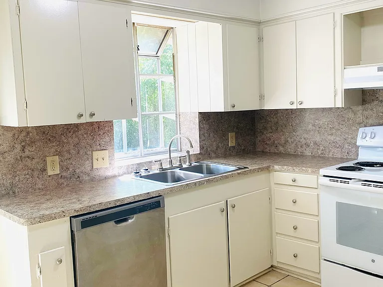 302 Campbell St #A — Photo 6