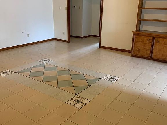 2nd image of 107 Albania Ct
