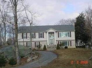 2 Lantern Ridge Rd, Beacon Falls, CT 06403