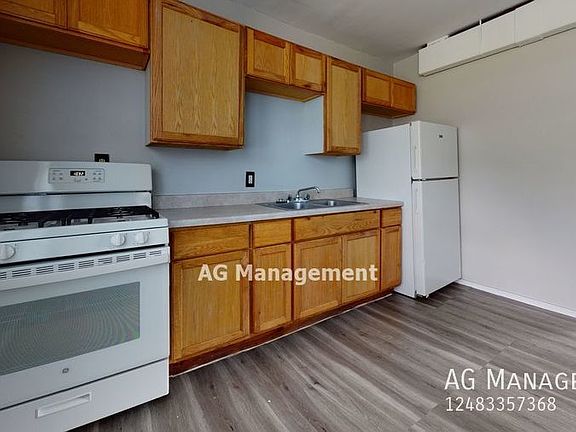 4th image of 2217 Delton Ct