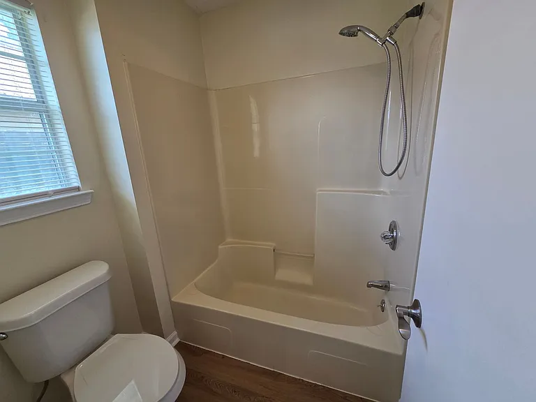 4012 Woodridge Rd — Photo 18