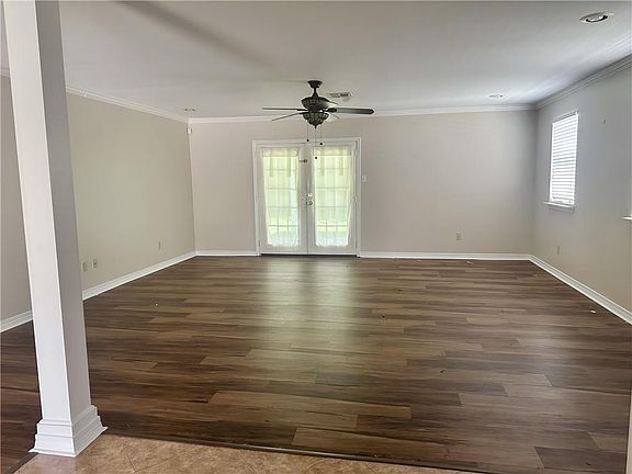 4th image of 668 Cameron Ct
