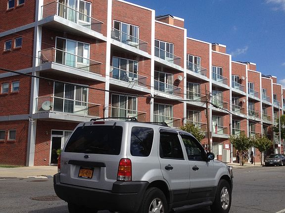 5th image of 2605 2nd St
