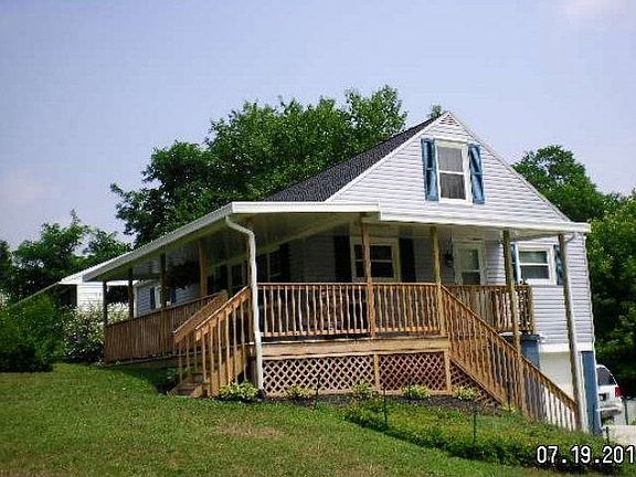 2nd image of 455 Topaz Ave