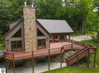 10052 Timber Valley Ct, Rapid City, MI 49676