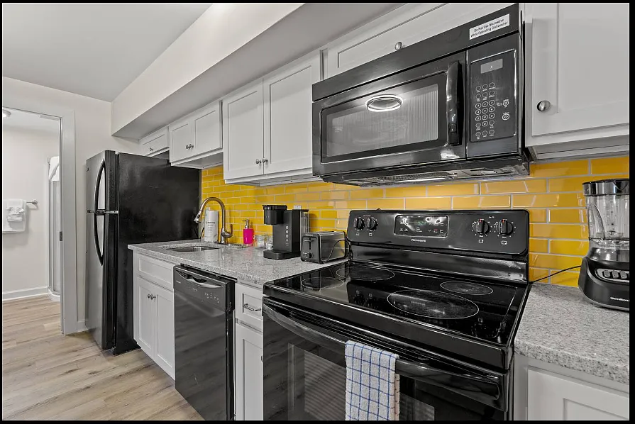 1 bed, 600 sqft, $1,500 — Photo 2