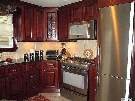 4th image of 3224 200th St