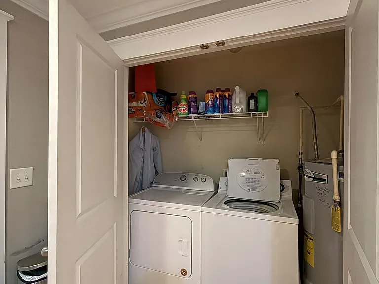 1035 Barnett Shoals Rd #213 — Photo 3