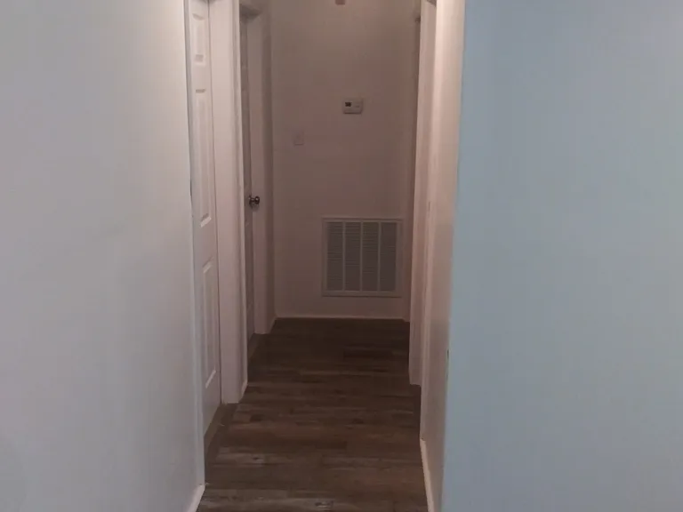 924 Spruce St — Photo 2