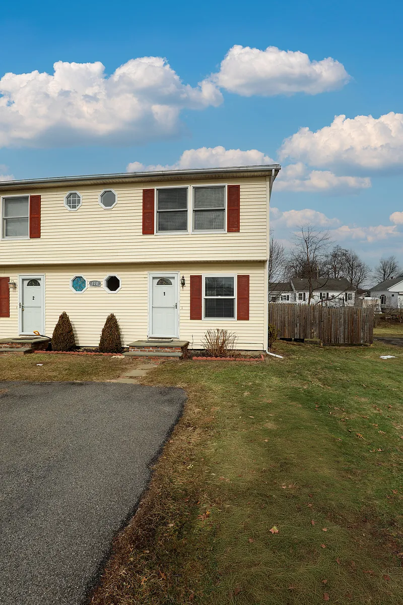 Building Photo - 120 Hinsdale St #1