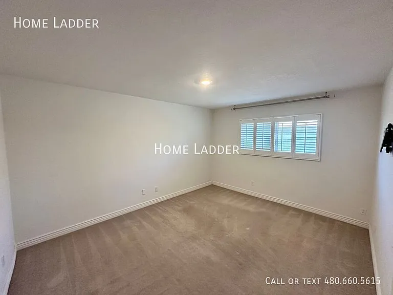 8084 E Del Laton Dr — Photo 17
