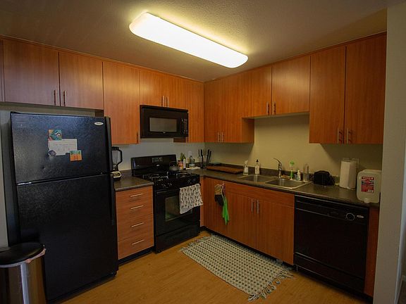 4th image of 20500 Ventura Blvd APT 323