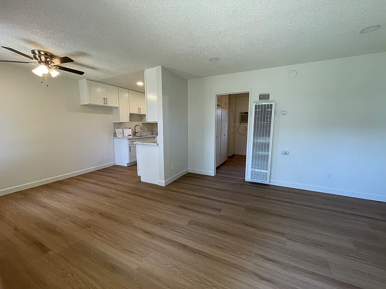 1196 W Valencia Dr #E — Photo 9