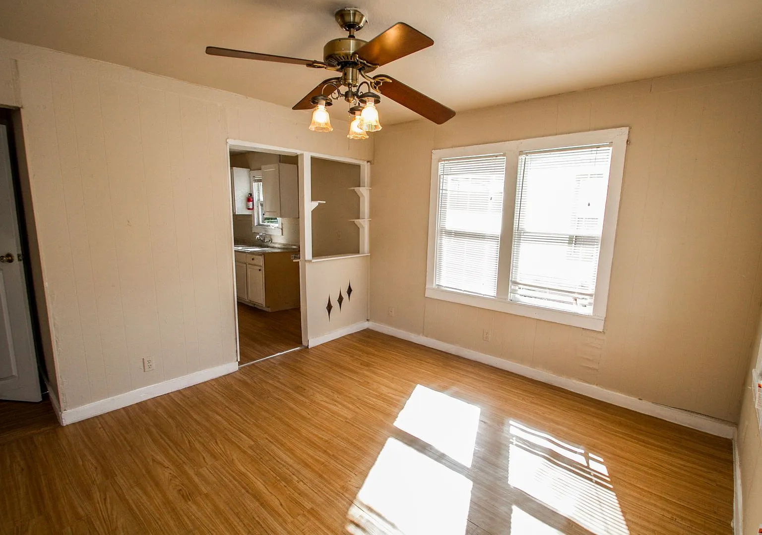 Cozy 2 Br/1 Ba Home Near At&t Center — Photo 2