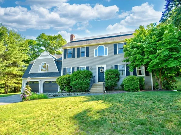 47 Crestview Dr, Mendon, MA 01756