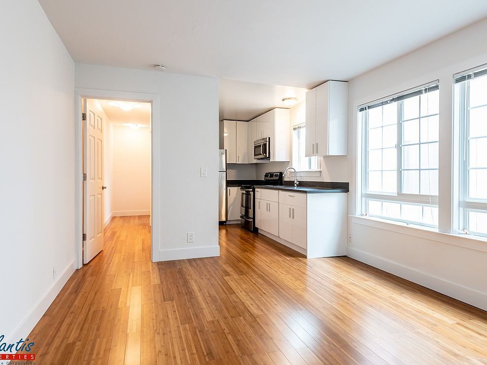 1st image of 440 Roosevelt Ave APT 1
