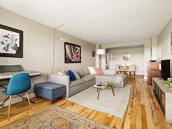 2nd image of 370 Ocean Pkwy APT 6H