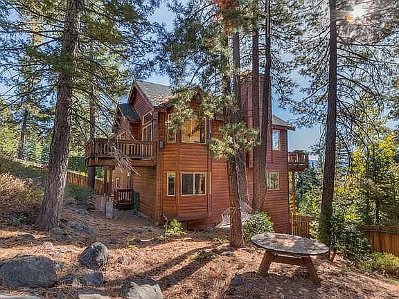 4th image of 375 Fawn Ln