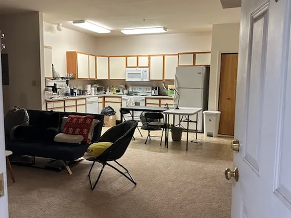 806 S Auto Mall Rd APT 3, Bloomington, IN 47401