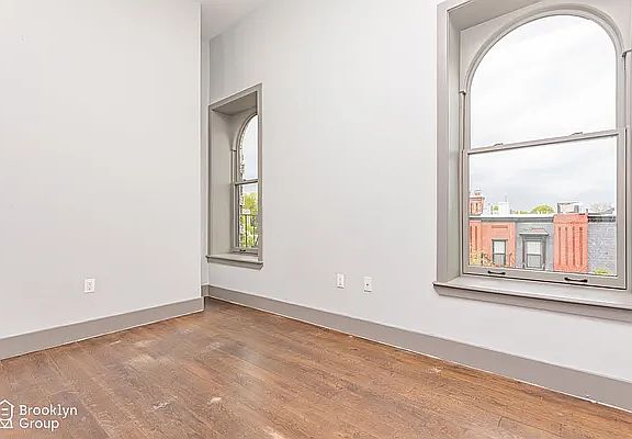 5th image of 570 Hancock St #2R
