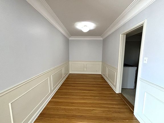 4th image of 11753 Moorpark St #753-3