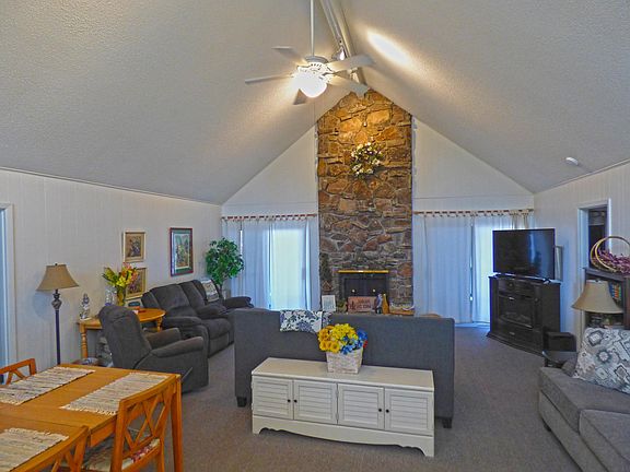 3rd image of 85 Saginaw Cir