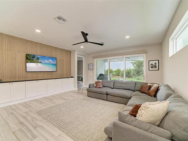 1079 Waterline Ct — Photo 21