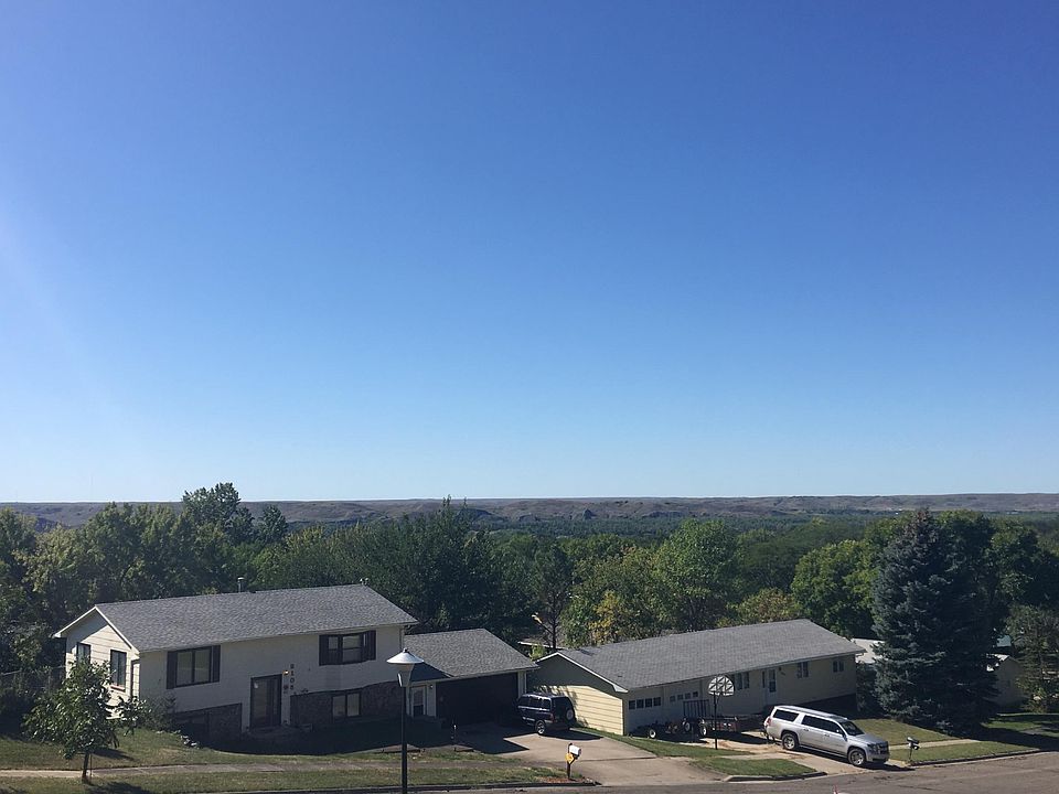 2nd image of 2106 Antelope St