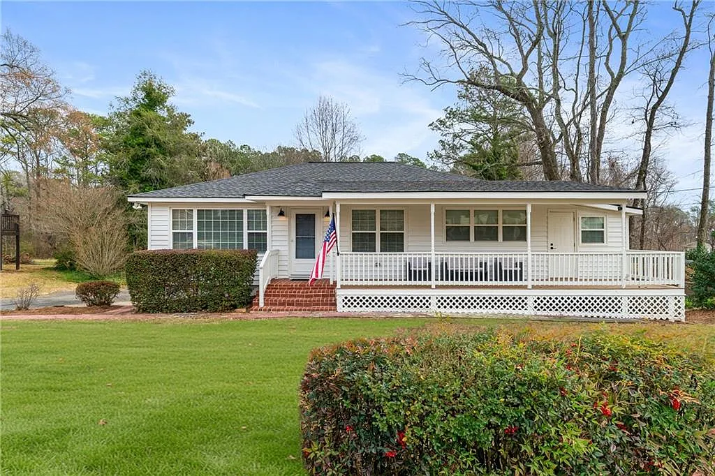 4 bed, 2.0 bath, 2240 sqft, $3,795 — Photo 1