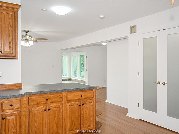 4th image of 16817 Woodlake Dr