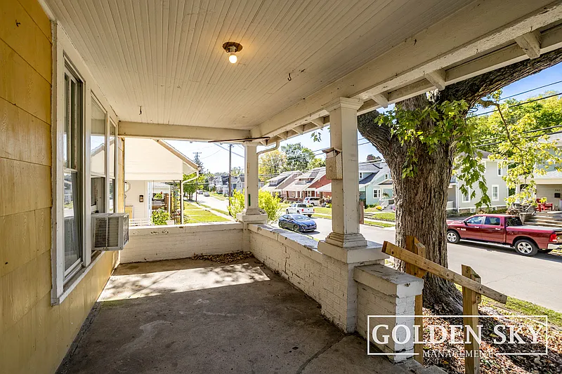 3 bed, 1.0 bath, $950 — Photo 4