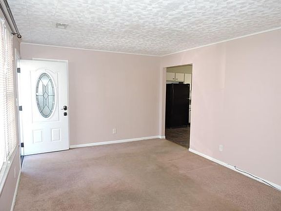 2nd image of 180 Oakley St