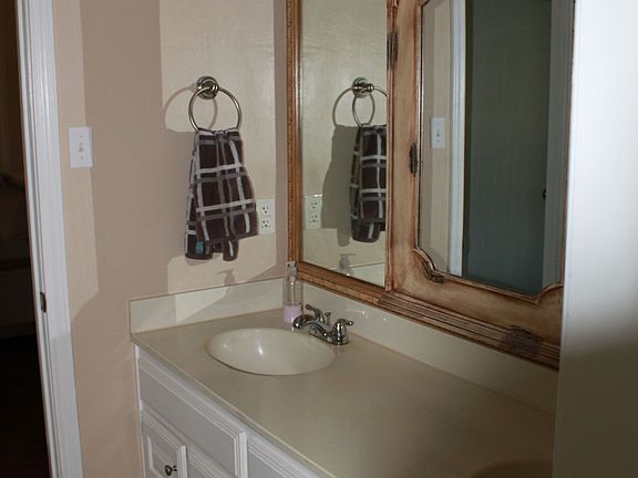 3rd image of 1 Creekside Ln