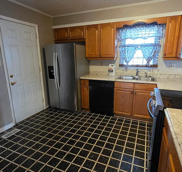 3023 Rouse Dr — Photo 7
