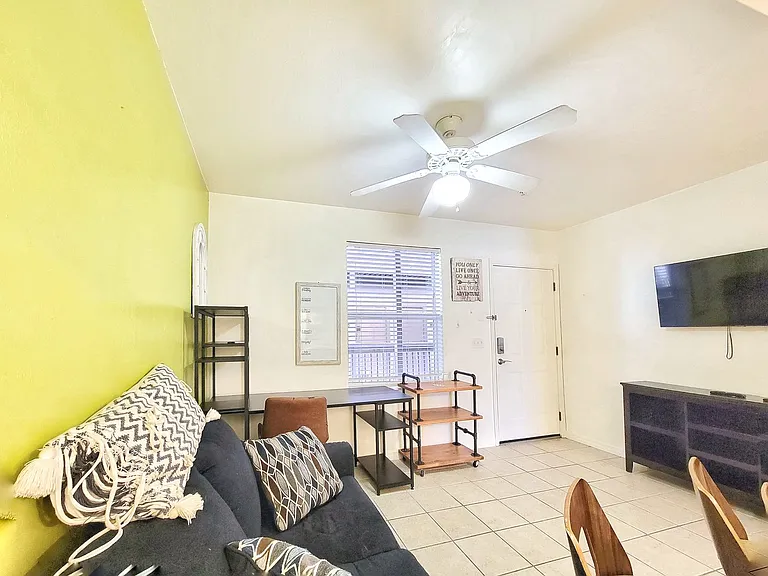 1220 SW 1st Ave #209 — Photo 2