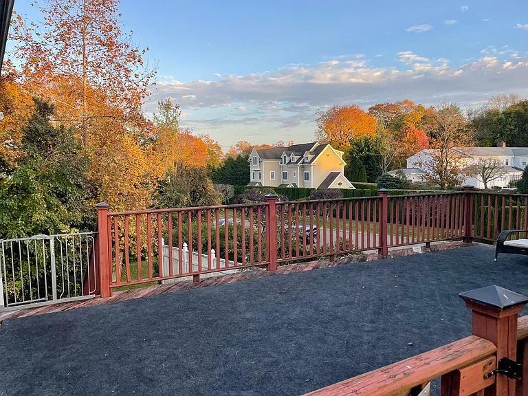 41 Le Grande Ave — Photo 3