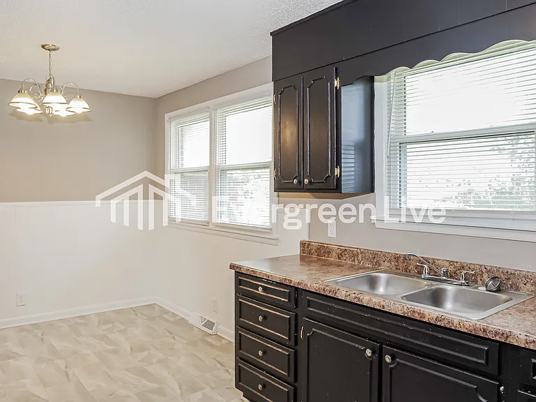 3216 Teton Dr NW — Photo 8