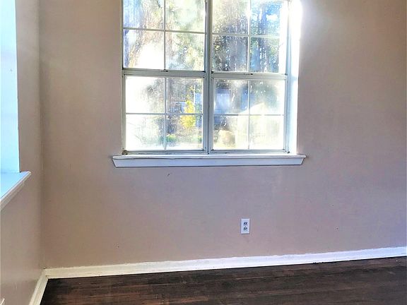 4th image of 1017 N Kings Hwy