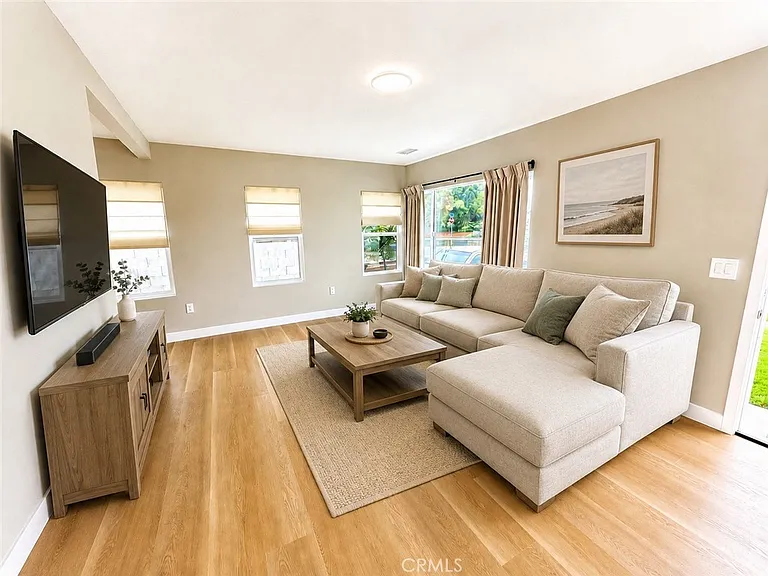 5025 W 121st St — Photo 4